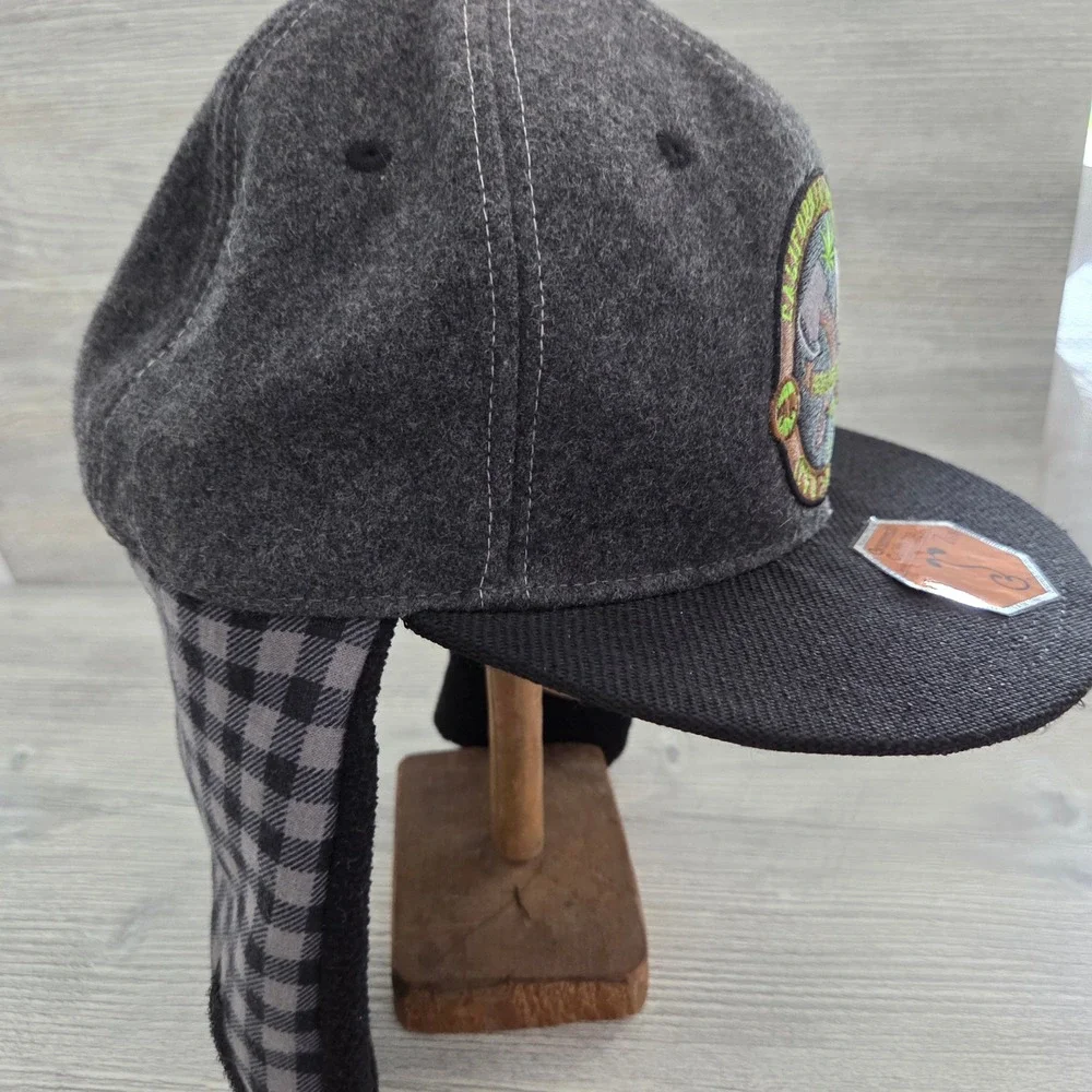 Grassroots California Fitted Hat Grey Ear Flap Plaid Movement Mens 7 5/8
